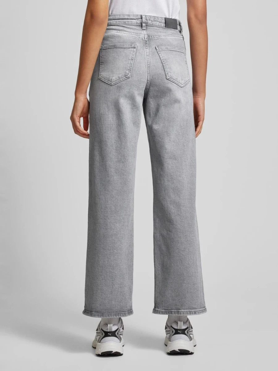 Straight Leg High-Rise Ankle Jeans for a Modern Look