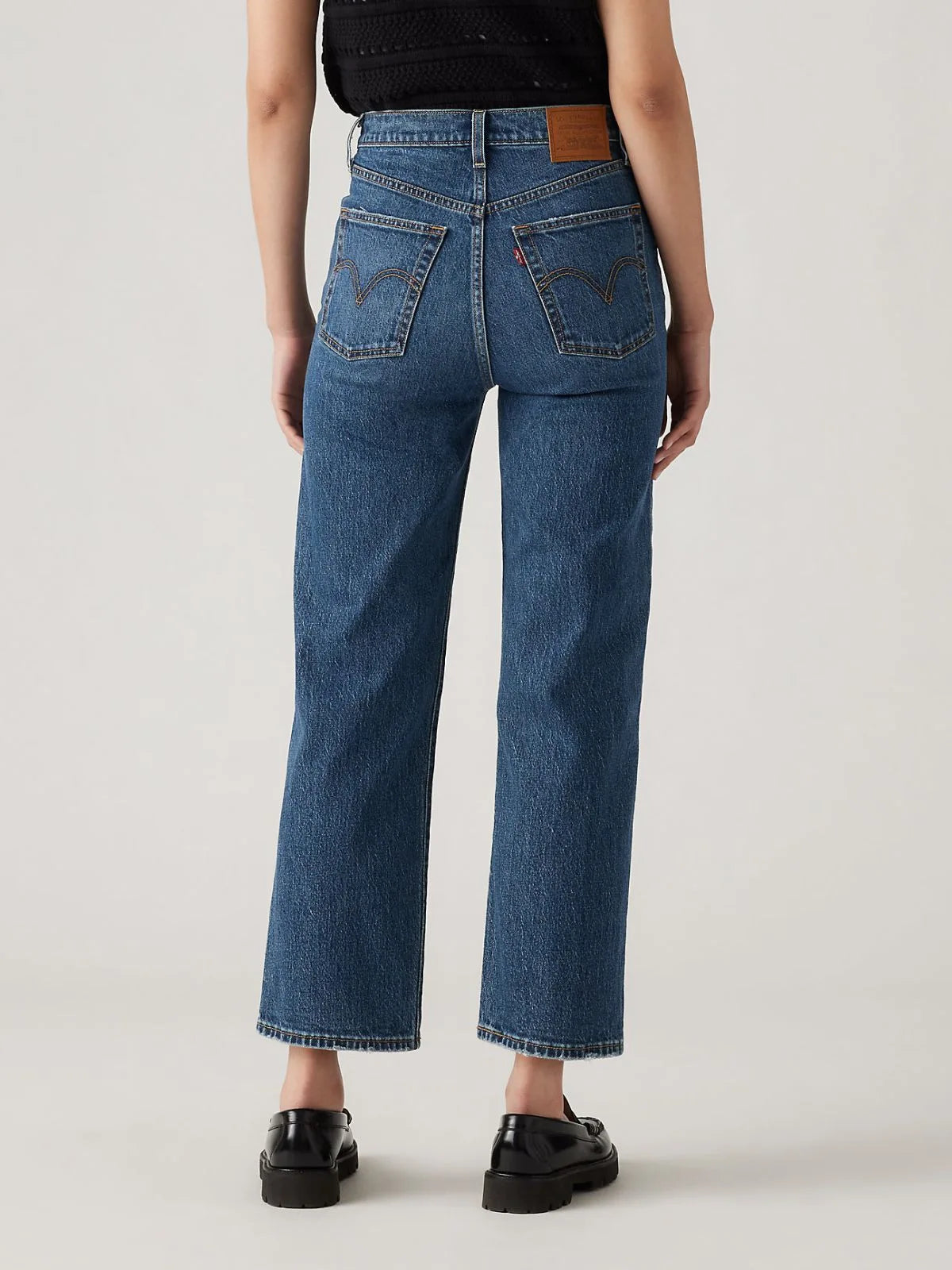Straight Leg High-Rise Ankle Jeans for a Modern Look